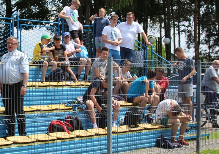 Lekkoatletyczna Spartakiada Służby Liturgicznej w Zabrzegu - 2017