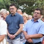 Błogosławieństwo dzieci i wianków oraz poświęcenie tablic w Rzuchowej