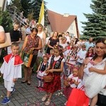 Błogosławieństwo dzieci i wianków oraz poświęcenie tablic w Rzuchowej