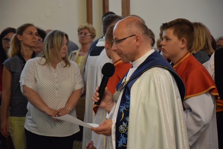 Powitanie ikony MB Częstochowskiej w parafii MB Nieustającej Pomocy w Łowiczu