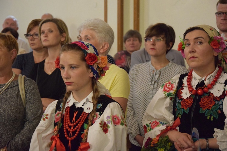 Powitanie ikony MB Częstochowskiej w parafii MB Nieustającej Pomocy w Łowiczu