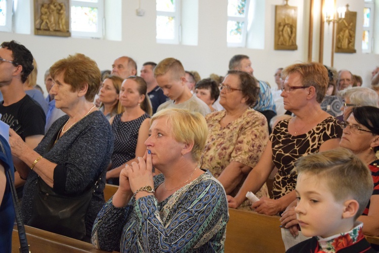 Powitanie ikony MB Częstochowskiej w parafii MB Nieustającej Pomocy w Łowiczu