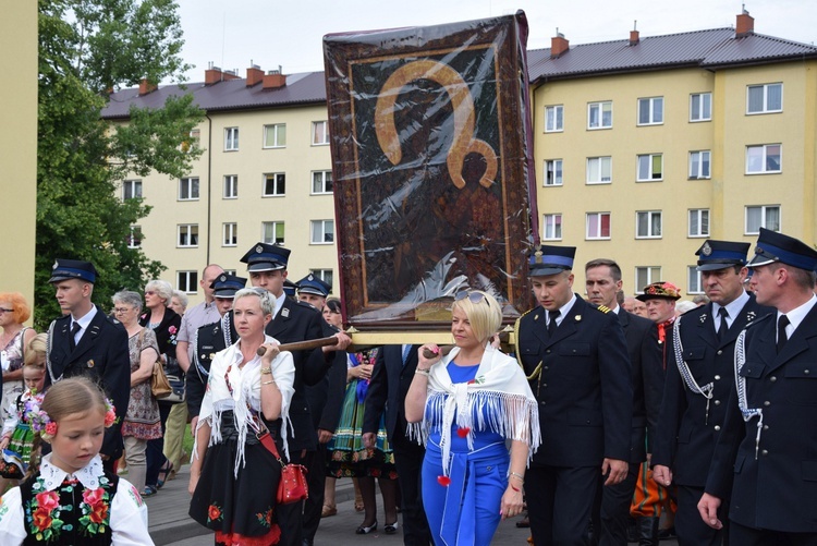 Powitanie ikony MB Częstochowskiej w parafii MB Nieustającej Pomocy w Łowiczu