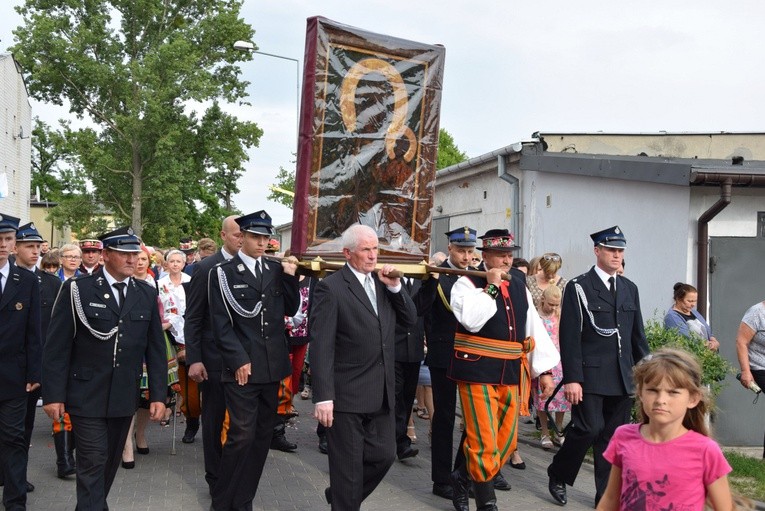 Powitanie ikony MB Częstochowskiej w parafii MB Nieustającej Pomocy w Łowiczu
