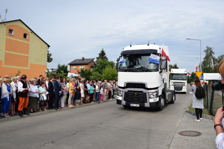 Powitanie ikony MB Częstochowskiej w parafii MB Nieustającej Pomocy w Łowiczu