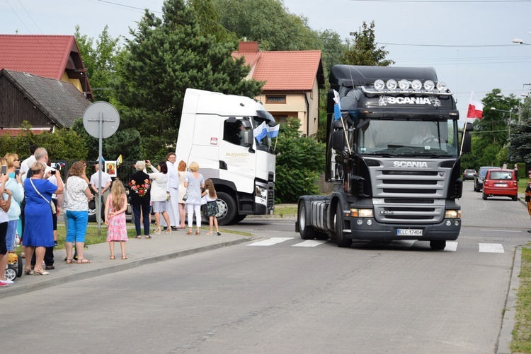 Powitanie ikony MB Częstochowskiej w parafii MB Nieustającej Pomocy w Łowiczu