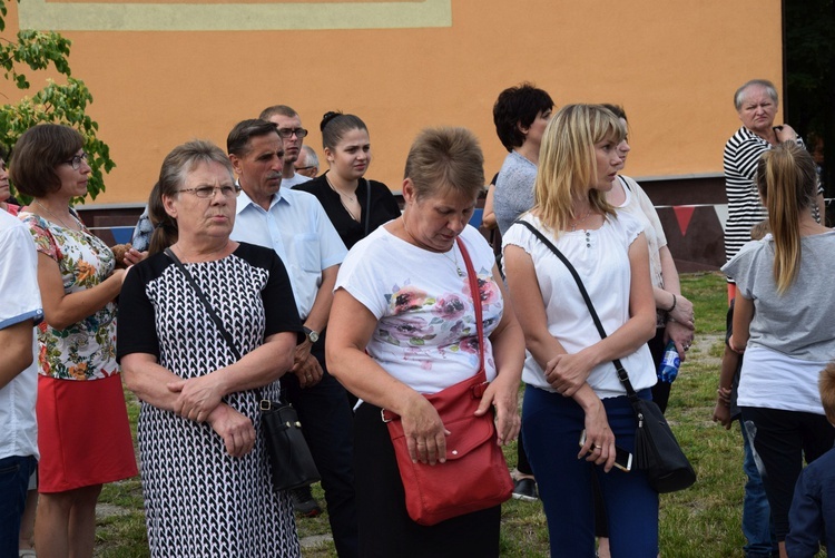 Powitanie ikony MB Częstochowskiej w parafii MB Nieustającej Pomocy w Łowiczu