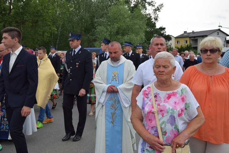 Powitanie ikony MB Częstochowskiej w parafii MB Nieustającej Pomocy w Łowiczu