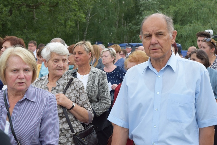 Powitanie ikony MB Częstochowskiej w parafii MB Nieustającej Pomocy w Łowiczu