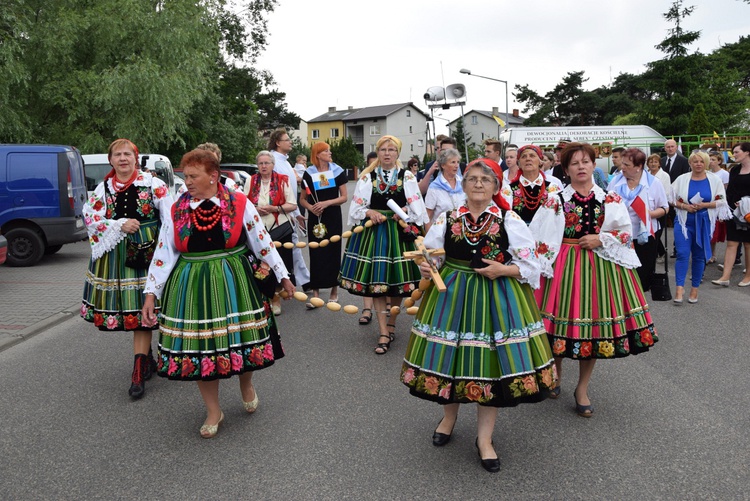 Powitanie ikony MB Częstochowskiej w parafii MB Nieustającej Pomocy w Łowiczu