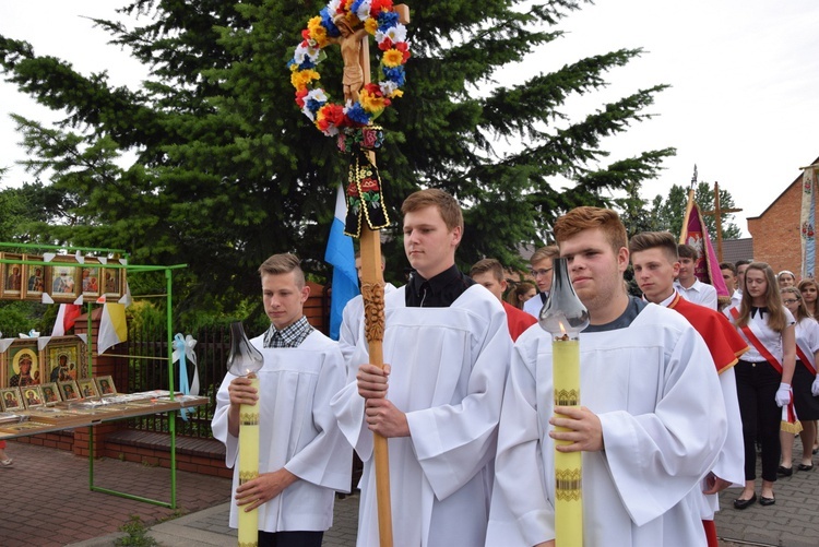 Powitanie ikony MB Częstochowskiej w parafii MB Nieustającej Pomocy w Łowiczu