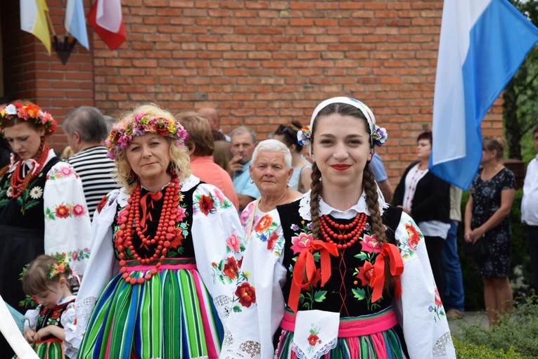 Powitanie ikony MB Częstochowskiej w parafii MB Nieustającej Pomocy w Łowiczu