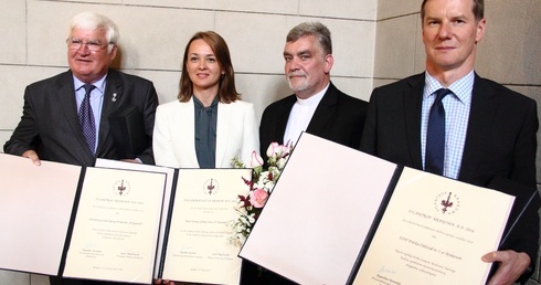 Nałogowo dają dobro