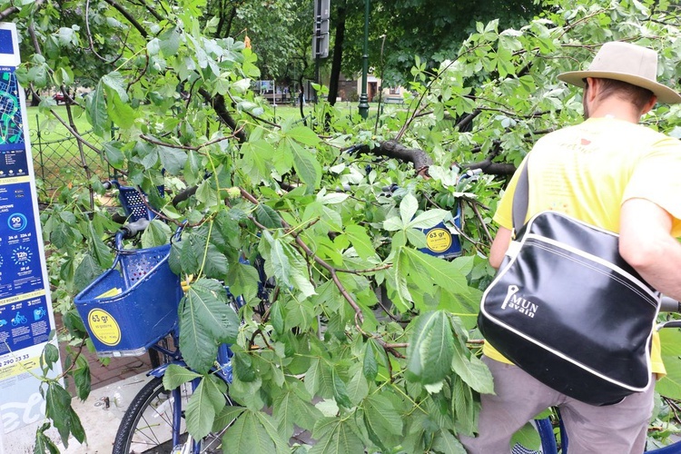 Szkody po nawałnicy w Krakowie