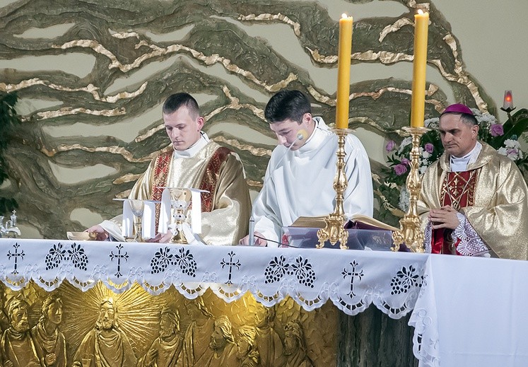 Święcenia diakonatu