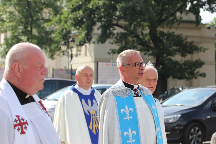 Powitanie ikony MB Częstochowskiej w katedrze łowickiej