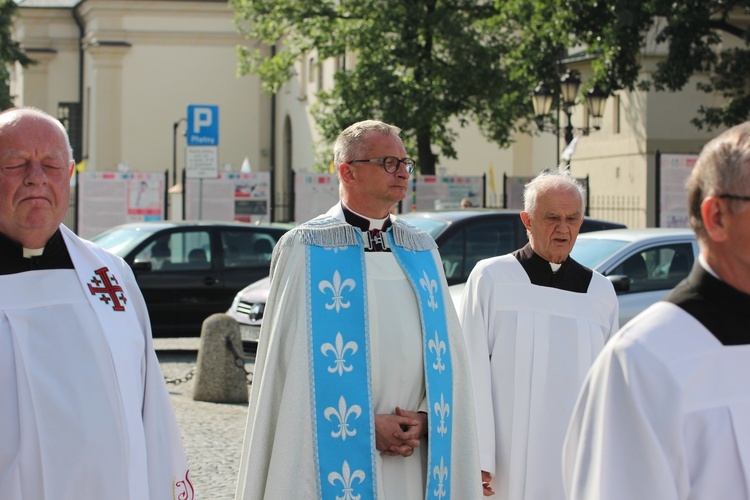 Powitanie ikony MB Częstochowskiej w katedrze łowickiej