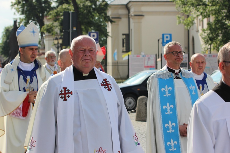 Powitanie ikony MB Częstochowskiej w katedrze łowickiej