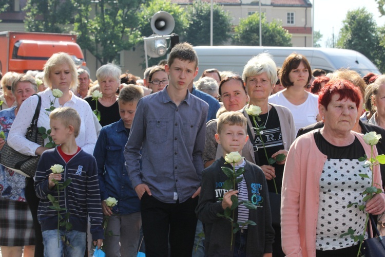 Powitanie ikony MB Częstochowskiej w katedrze łowickiej