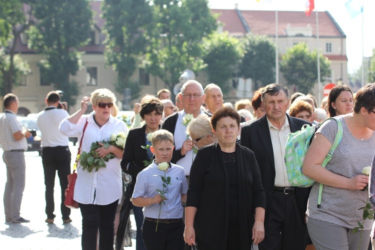 Powitanie ikony MB Częstochowskiej w katedrze łowickiej