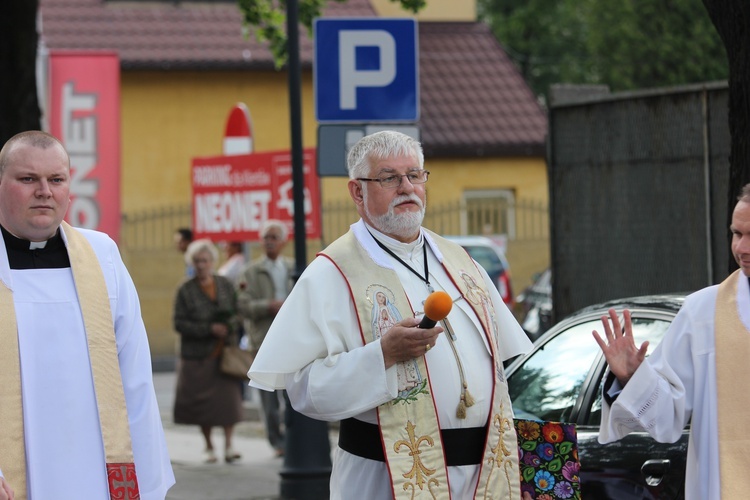 Powitanie ikony MB Częstochowskiej w katedrze łowickiej