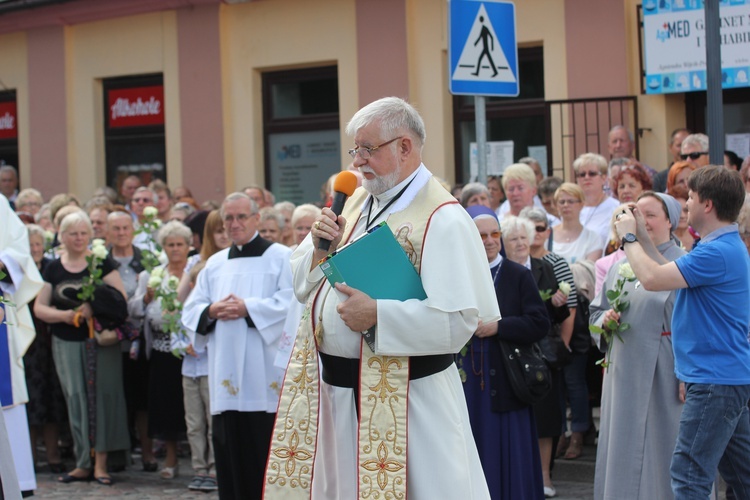 Powitanie ikony MB Częstochowskiej w katedrze łowickiej