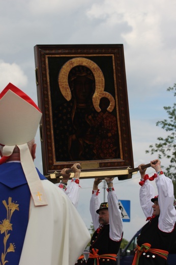 Powitanie ikony MB Częstochowskiej w katedrze łowickiej