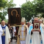 Powitanie ikony MB Częstochowskiej w katedrze łowickiej