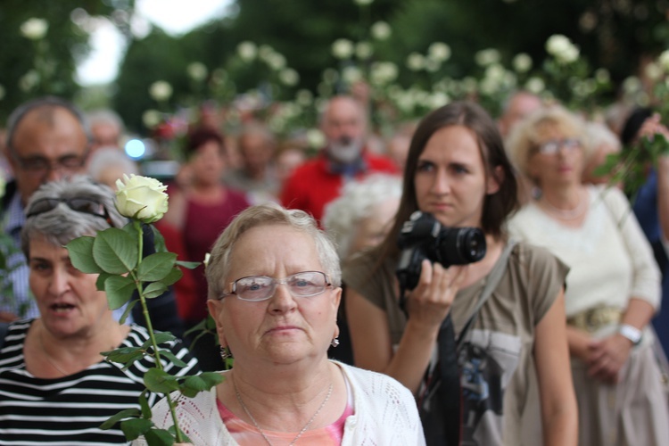 Powitanie ikony MB Częstochowskiej w katedrze łowickiej