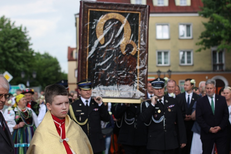 Powitanie ikony MB Częstochowskiej w katedrze łowickiej