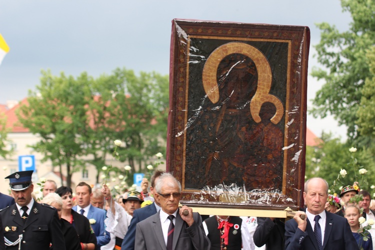 Powitanie ikony MB Częstochowskiej w katedrze łowickiej