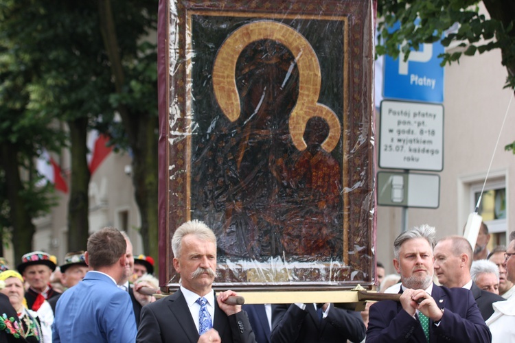 Powitanie ikony MB Częstochowskiej w katedrze łowickiej