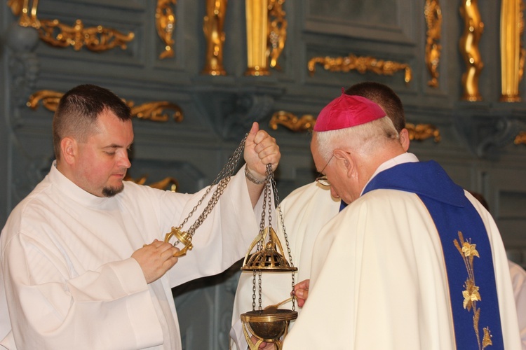 Powitanie ikony MB Częstochowskiej w katedrze łowickiej