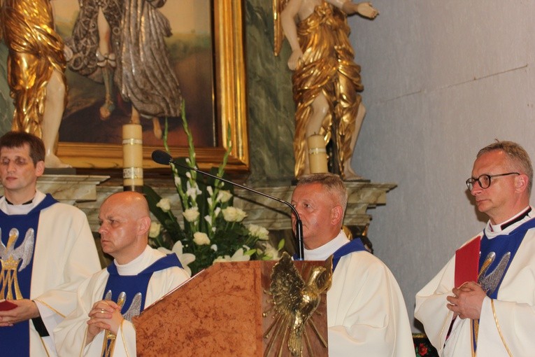 Powitanie ikony MB Częstochowskiej w katedrze łowickiej