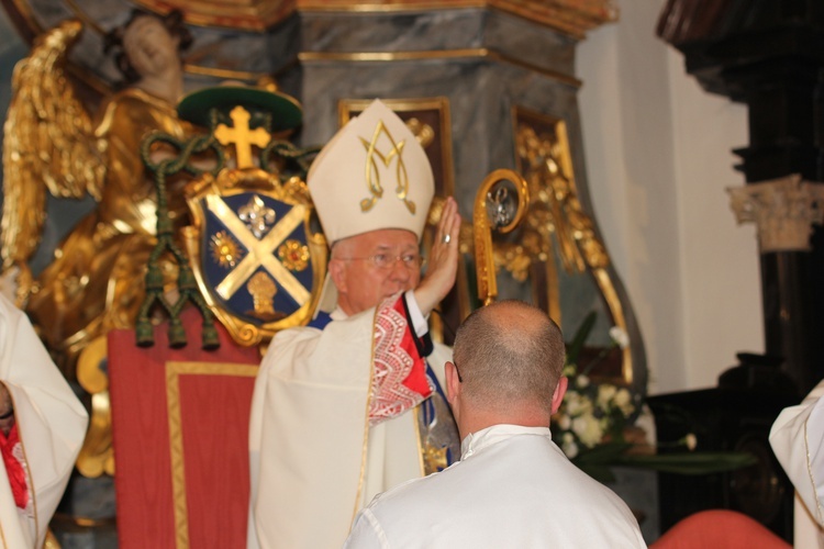 Powitanie ikony MB Częstochowskiej w katedrze łowickiej