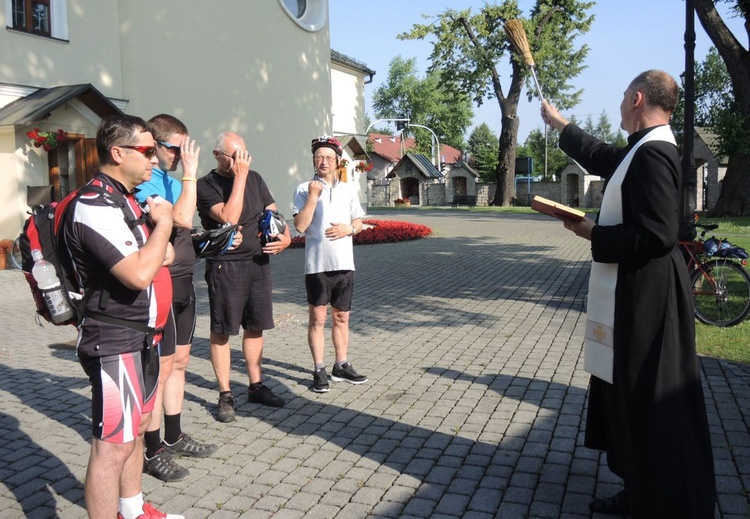 Rowerem do sanktuariów maryjnych Podbeskidzia