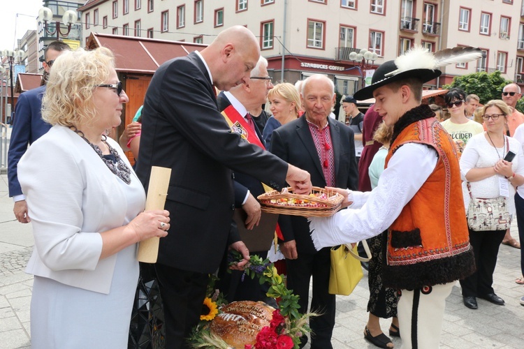 Święto Wrocławia - pochód i uroczysta sesja rady miasta