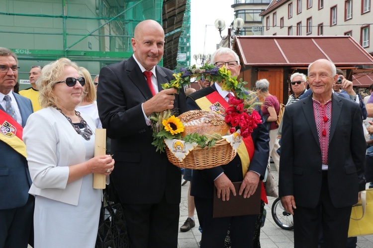 Święto Wrocławia - pochód i uroczysta sesja rady miasta