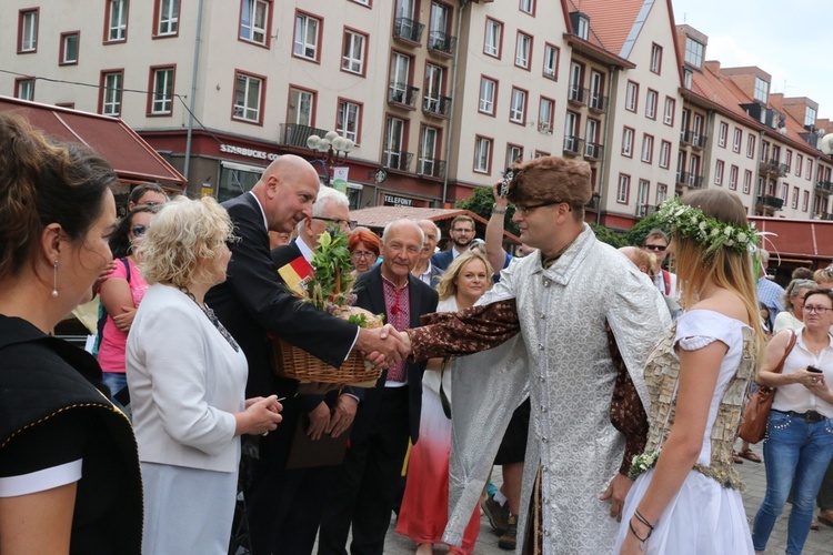 Święto Wrocławia - pochód i uroczysta sesja rady miasta