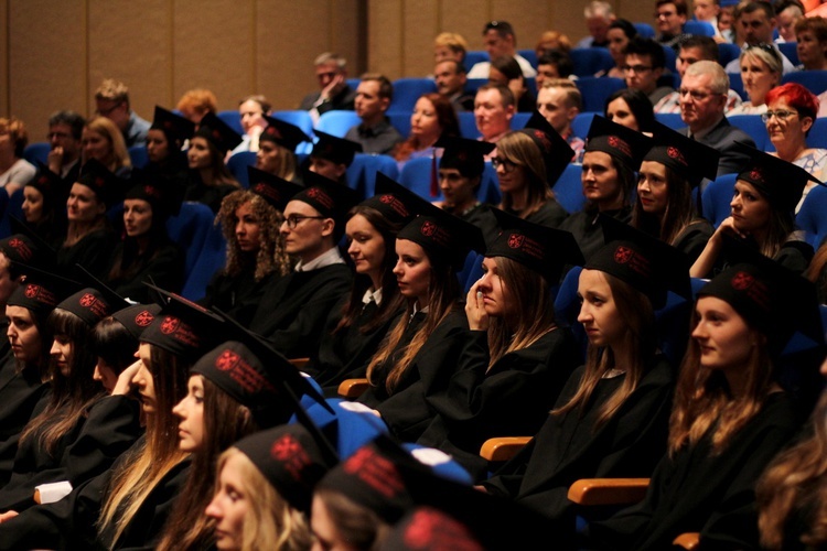 Graduacja magisterska studentów Wydziału Dziennikarstwa i Komunikacji Społecznej UPJPII