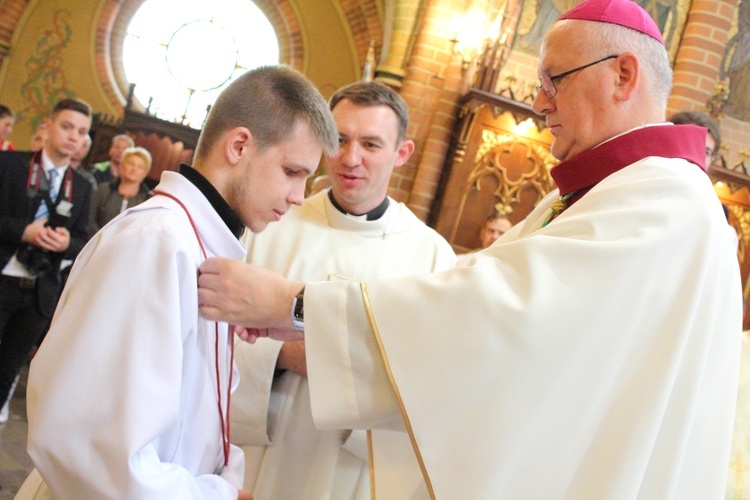 Służba liturgiczna ołtarza w Gietrzwałdzie