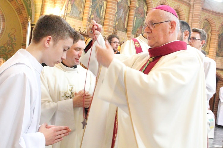 Służba liturgiczna ołtarza w Gietrzwałdzie