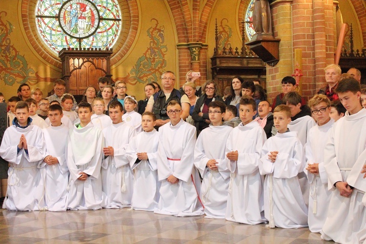 Służba liturgiczna ołtarza w Gietrzwałdzie