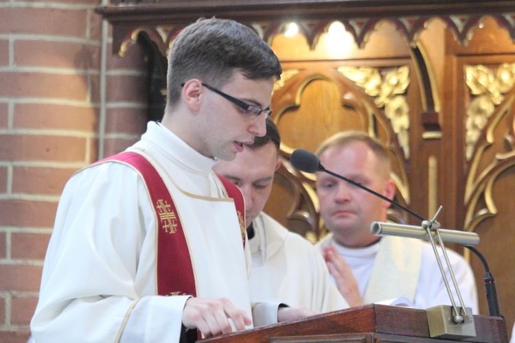 Służba liturgiczna ołtarza w Gietrzwałdzie