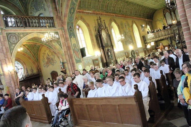 Służba liturgiczna ołtarza w Gietrzwałdzie