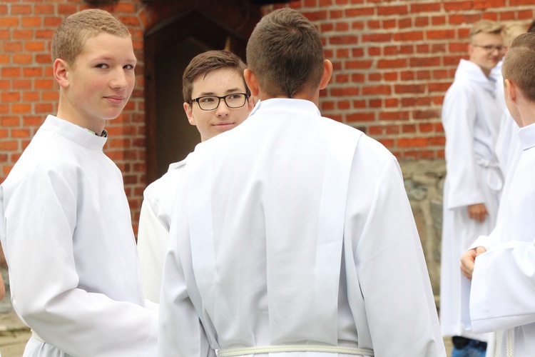 Służba liturgiczna ołtarza w Gietrzwałdzie