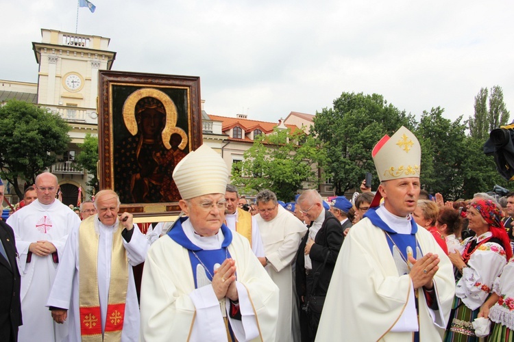 Pożegnanie ikony MB Częstochowskiej w diecezji łowickiej cz. I