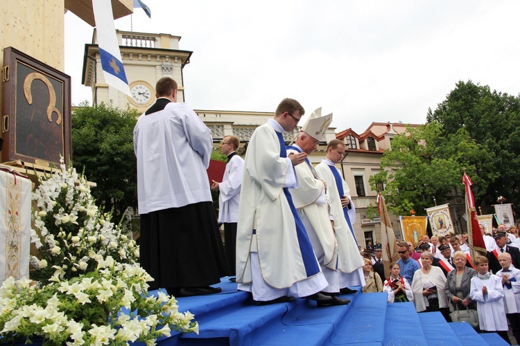 Pożegnanie ikony MB Częstochowskiej w diecezji łowickiej cz. I