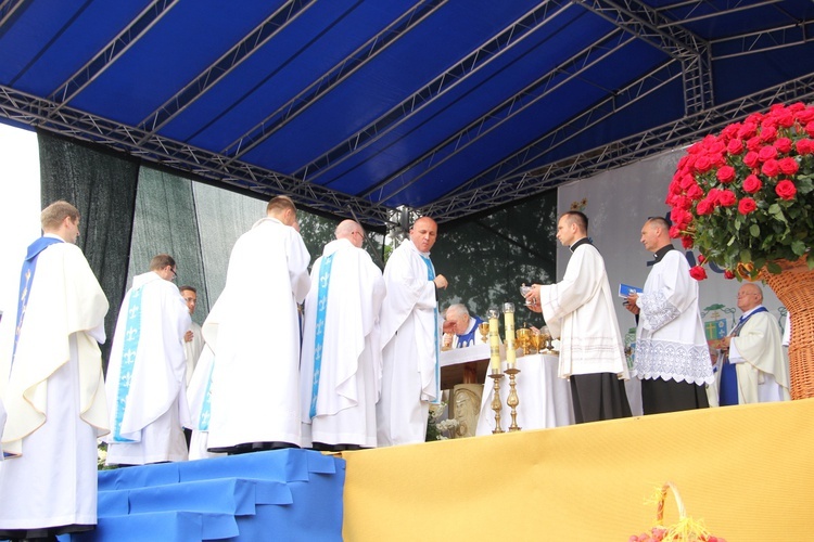 Pożegnanie ikony MB Częstochowskiej w diecezji łowickiej cz. I