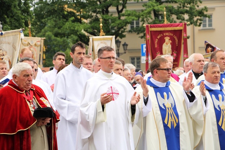 Pożegnanie ikony MB Częstochowskiej w diecezji łowickiej cz. I